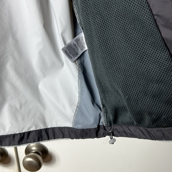Columbia packable windbreaker S - Picture 6 of 8